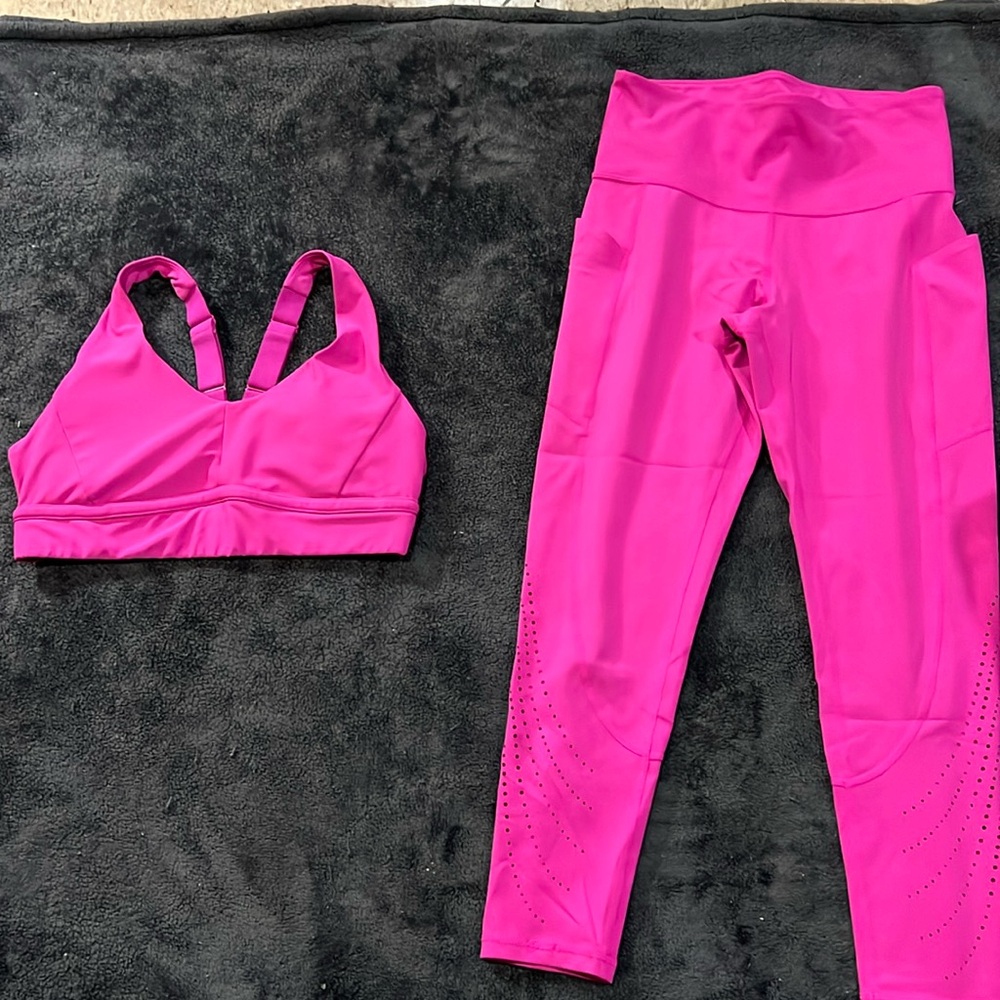 Women’s pink workout set